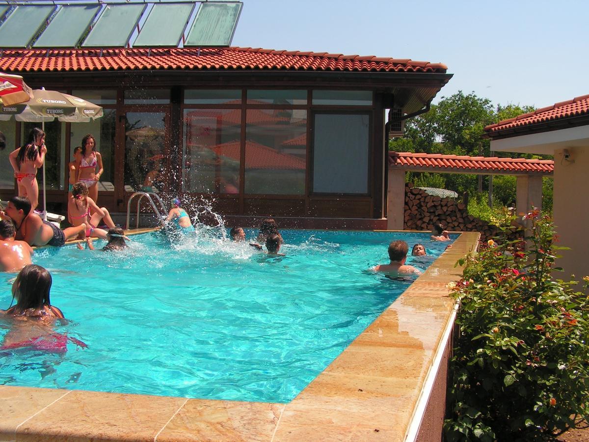 Hotel Black Stork Nisovo Exteriér fotografie